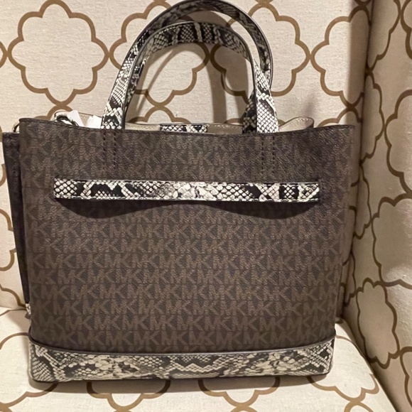 Michael Kors Emilia LG Satchel - Picture 2 of 4